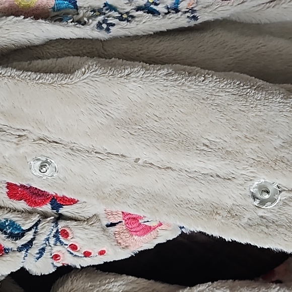 COPY - Johnny Was Gena Floral Embroidered Faux-Fur Coat Womens Medium - Picture 11 of 15